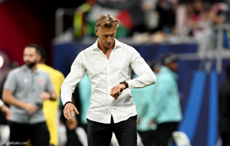 مدربون وإداريون ولاعبون: حاسبوا رينارد.. ولا تقيلوه