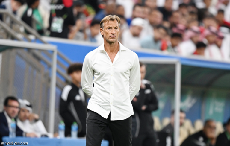 رينارد: دوري روشن قوي.. لكن فكروا في المنتخب