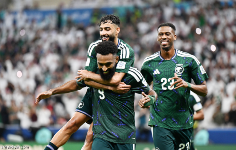 بثنائية فلسطين.. الأخضر يعود إلى نصف النهائي العربي