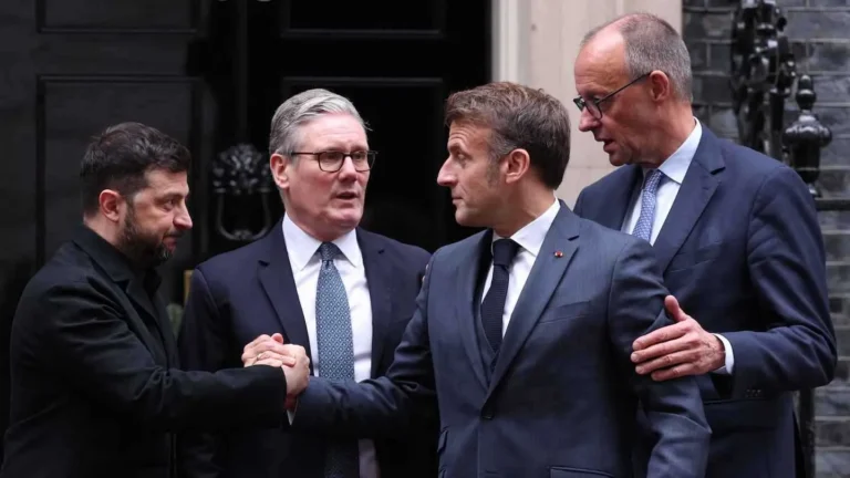 زيلينسكي اختار الحرب بعد اجتماع لندن: كييف ترفض خطة ترامب