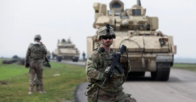 تعرض دورية عسكرية أميركية سورية لإطلاق نار بوسط سوريا