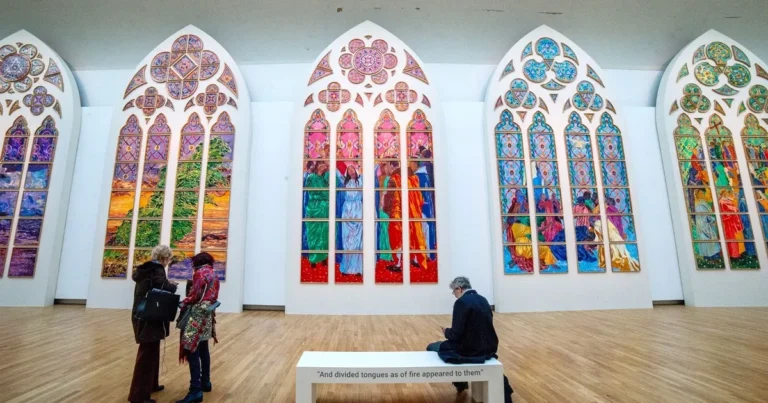 نوافذ “نوتردام” الجديدة أعمال فنية معاصرة