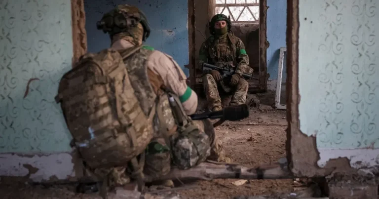 مسؤول أوروبي: واشنطن تضغط على كييف للتخلي عن دونباس