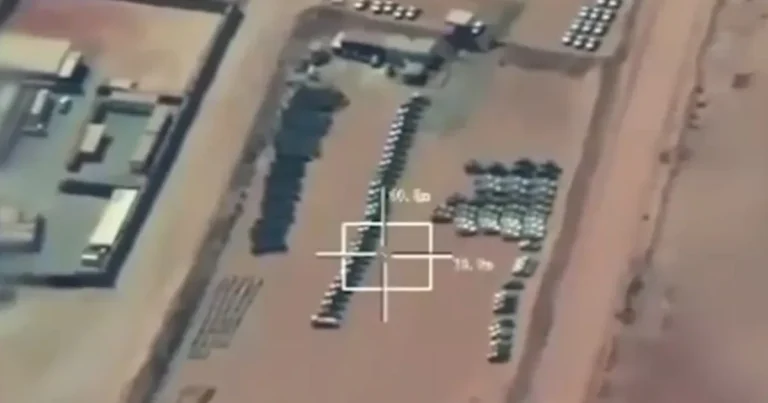 تحالف دعم الشرعية في اليمن يدعو المدنيين لإخلاء ميناء المكلا