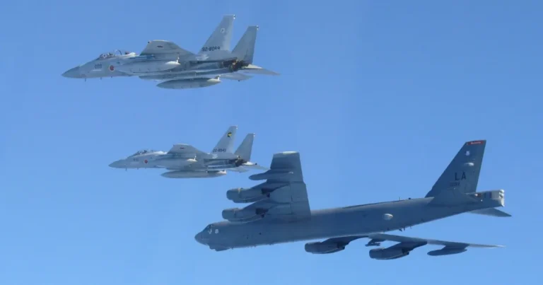 بعد مناورات صينية روسية قاذفات أميركية تحلق فوق بحر اليابان