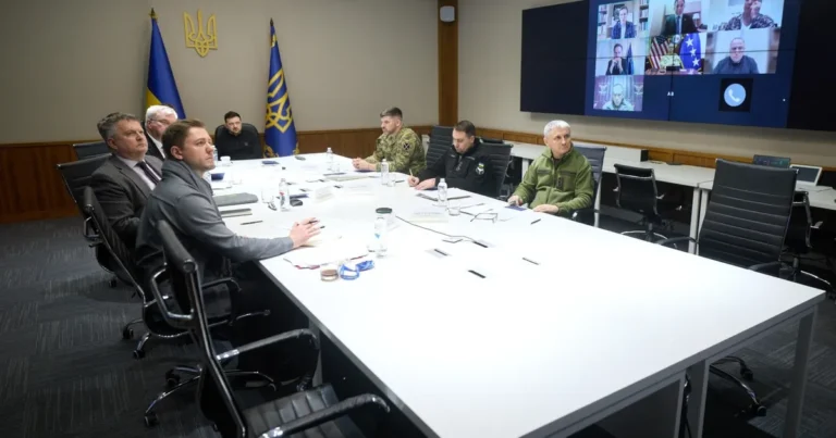 زيلينسكي يشترط “ضمانات أمنية محددة” في خطة السلام مع روسيا