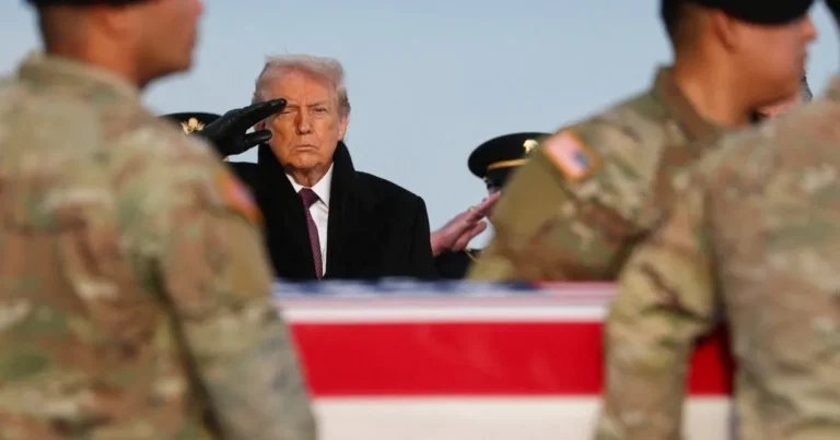 ترمب يحضر مراسم إعادة جثامين ثلاثة أميركيين سقطوا في سوريا