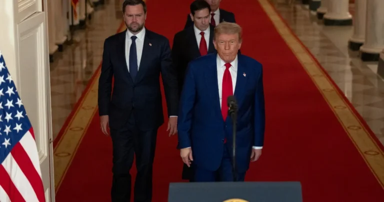 بين الهجوم والدبلوماسية.. خيارات على طاولة ترمب بشأن إيران