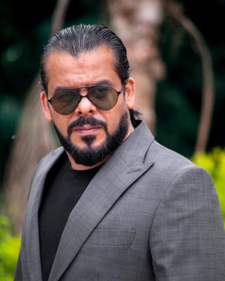 مغني مهرجانات يتهم منذر رياحنة بإصابته في وجهه خلال التصوير