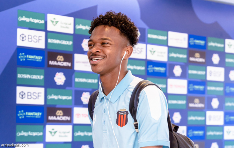 الرياض يفقد بايش.. وصاعدان في التشكيلة