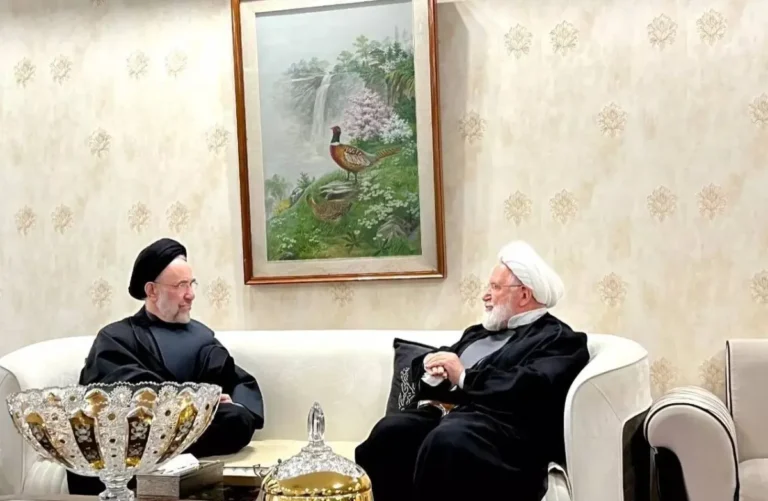 كروبي يهاجم برلمانيين «يتنافسون في إظهار الولاء لبوتين»