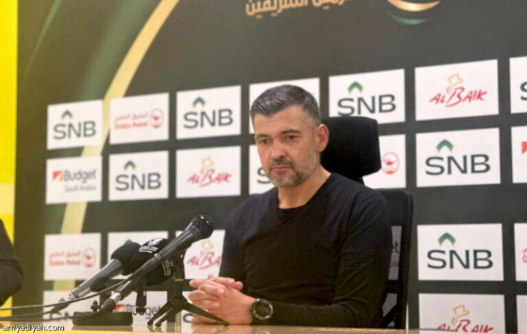 كونسيساو: أعمل تحت الضغط.. وجيسوس مدرب تاريخي