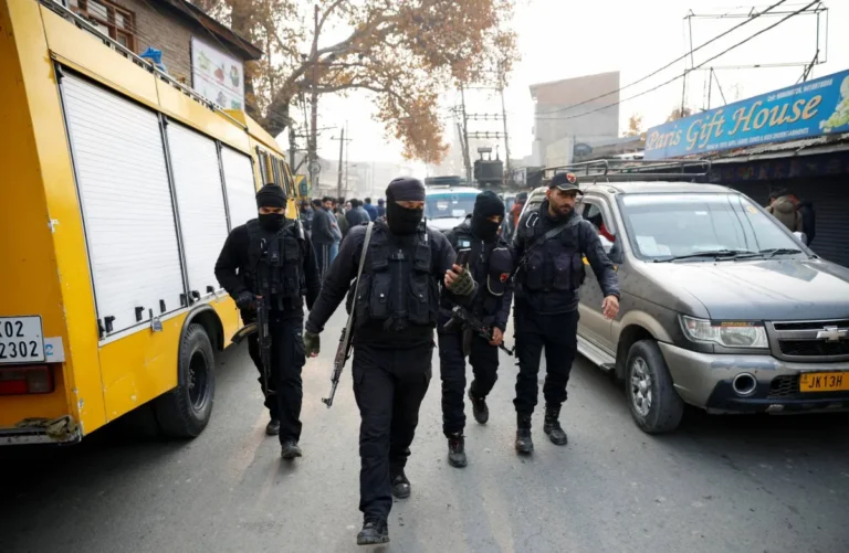 9 قتلى و29 جريحاً في انفجار بمركز للشرطة بكشمير الهندية