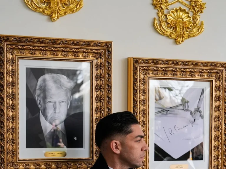 «القلم الآلي» يضع بايدن في مرمى هجوم ترمب… فما قصته؟