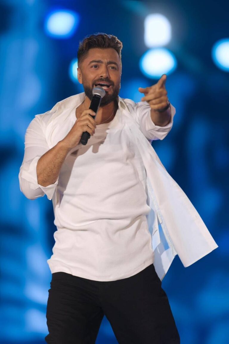 تامر حسني يرد على تقارير تدهور صحته بسبب خطأ طبي