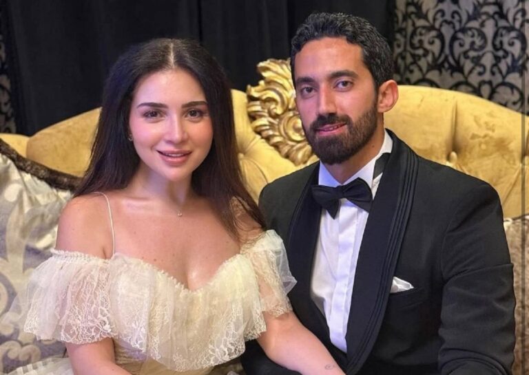 بكاء مي عز الدين في عقد قرانها بسبب والدتها (صور)