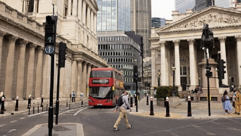 صحيفة “ذا تايمز”: لم تنضم أي دولة إلى التحالف العالمي للطاقة النظيفة الذي أطلقته بريطانيا