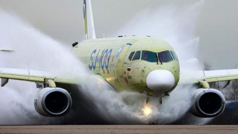 روسيا تعود إلى سوق طائرات الركاب من باب عريض باتفاق مع نيودلهي لتجميع طائرات “سوبرجيت” في الهند