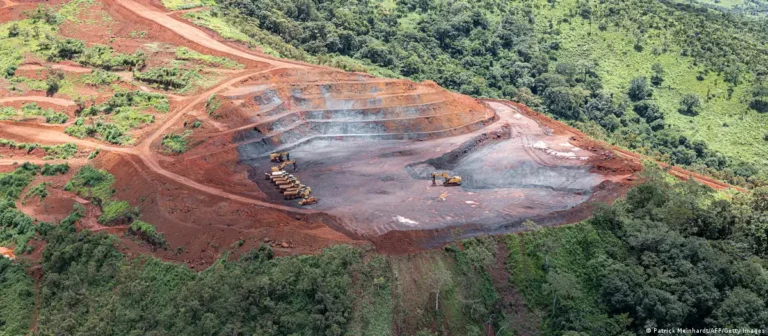 سباق صيني أمريكي محموم على الموارد الطبيعية في أفريقيا