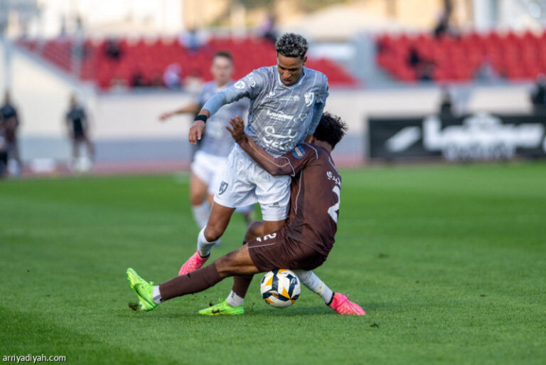 ديربي حائل.. السلبية تحسم الطائي والجبلين