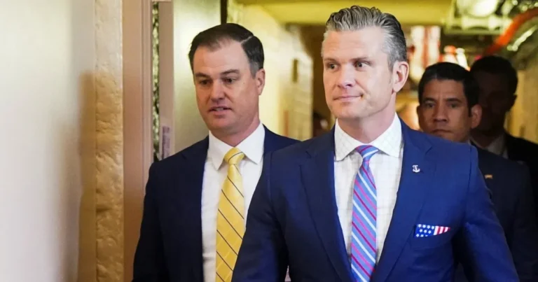 الكونجرس يعرقل قراراً لمنع ترمب من مهاجمة فنزويلا دون تفويض