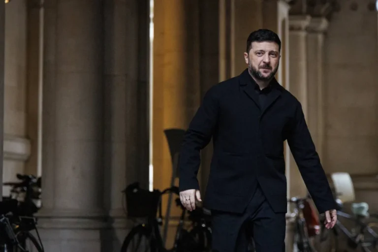 بدء سريان عقوبات ضد نحو 700 سفينة «تستخدمها روسيا لتمويل الحرب»