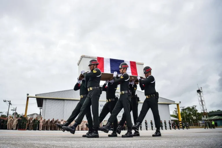 اتساع المعارك بين تايلاند وكمبوديا مع دخول النزاع أسبوعه الثاني