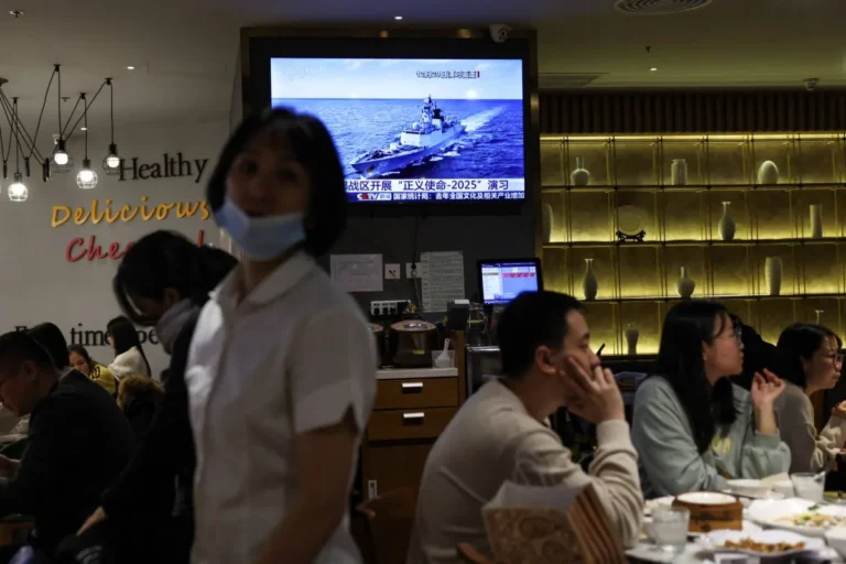 الصين تطلق صواريخ باتجاه تايوان في إطار أكبر مناورة حربية