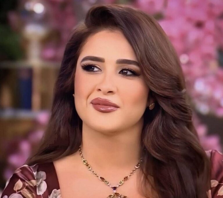 ياسمين عبد العزيز تواصل كشف أسرار طفولتها وكواليس الشهرة