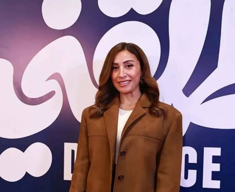 كريم محمود عبدالعزيز ودينا الشربيني يحتفلان بفيلمهما الجديد (فيديو وصور)