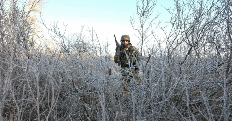 زيلينسكي يبدي استعداده للدعوة إلى استفتاء على خطة ترامب