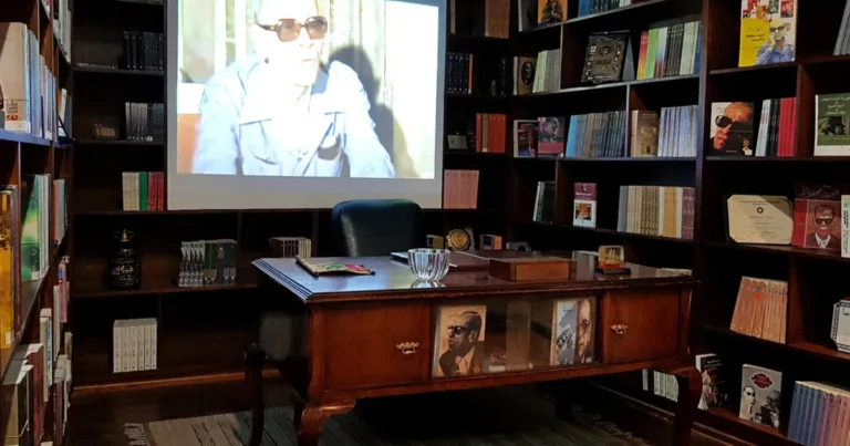 كاتبة يمنية وروائي مصري يفوزان بجائزة نجيب محفوظ