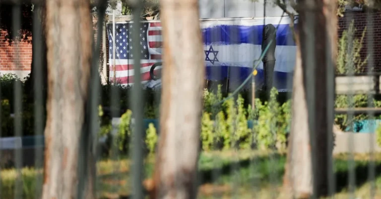 نتنياهو يعد لإقناع ترامب بضرب إيران: الصواريخ الباليستية