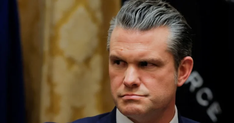 أميرال أمريكي ينفي صدور أمر بـقتل الجميع في ضربة بالكاريبي