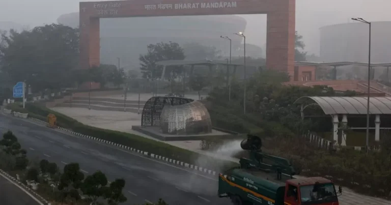 الهند إجراءات مكافحة تلوث الهواء حظر المركبات حضور الموظفين