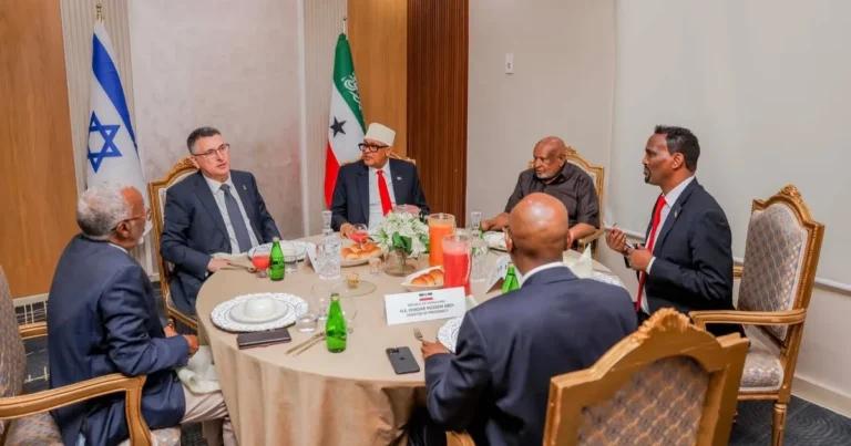 22 دولة تطالب إسرائيل بسحب الاعتراف أرض الصومال دولة مستقلة