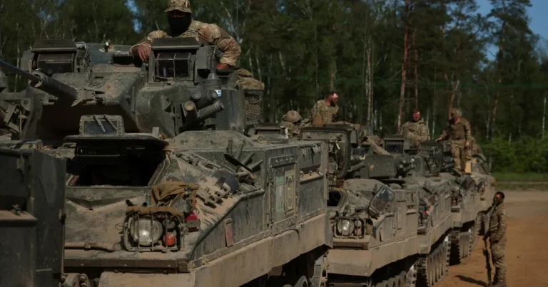 بريطانيا تخصص 270 مليون دولار لنشر محتمل لقواتها في أوكرانيا