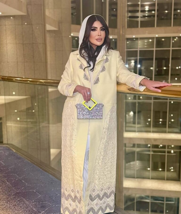 بعد البراءة… إلهام الفضالة ترتدي الحجاب والعباءة