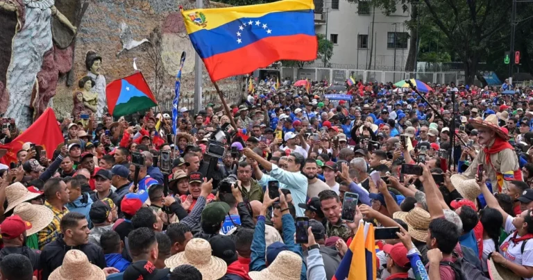فنزويلا.. أرض النفط والثروات الطبيعية تواجه “مصيراً مجهولاً”
